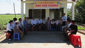 Công ty TNHH Tin Học Nguyễn Đăng trao tặng Nhà tình thương cho bà con nghèo hoàn cảnh khó khăn (25/04/2014)