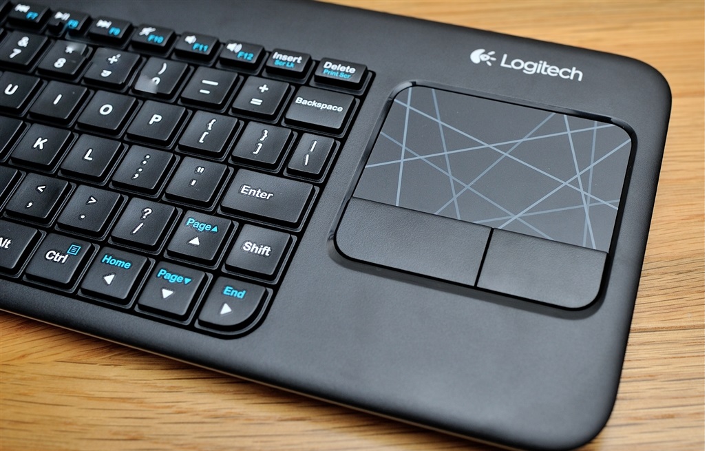 Bàn phím không dây kèm di chuột touchpad Logitech K400R